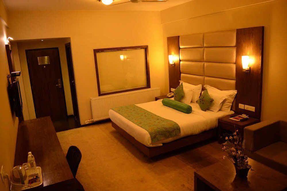 Hotel Pine Spring Wazir Bagh Srīnagar المظهر الخارجي الصورة