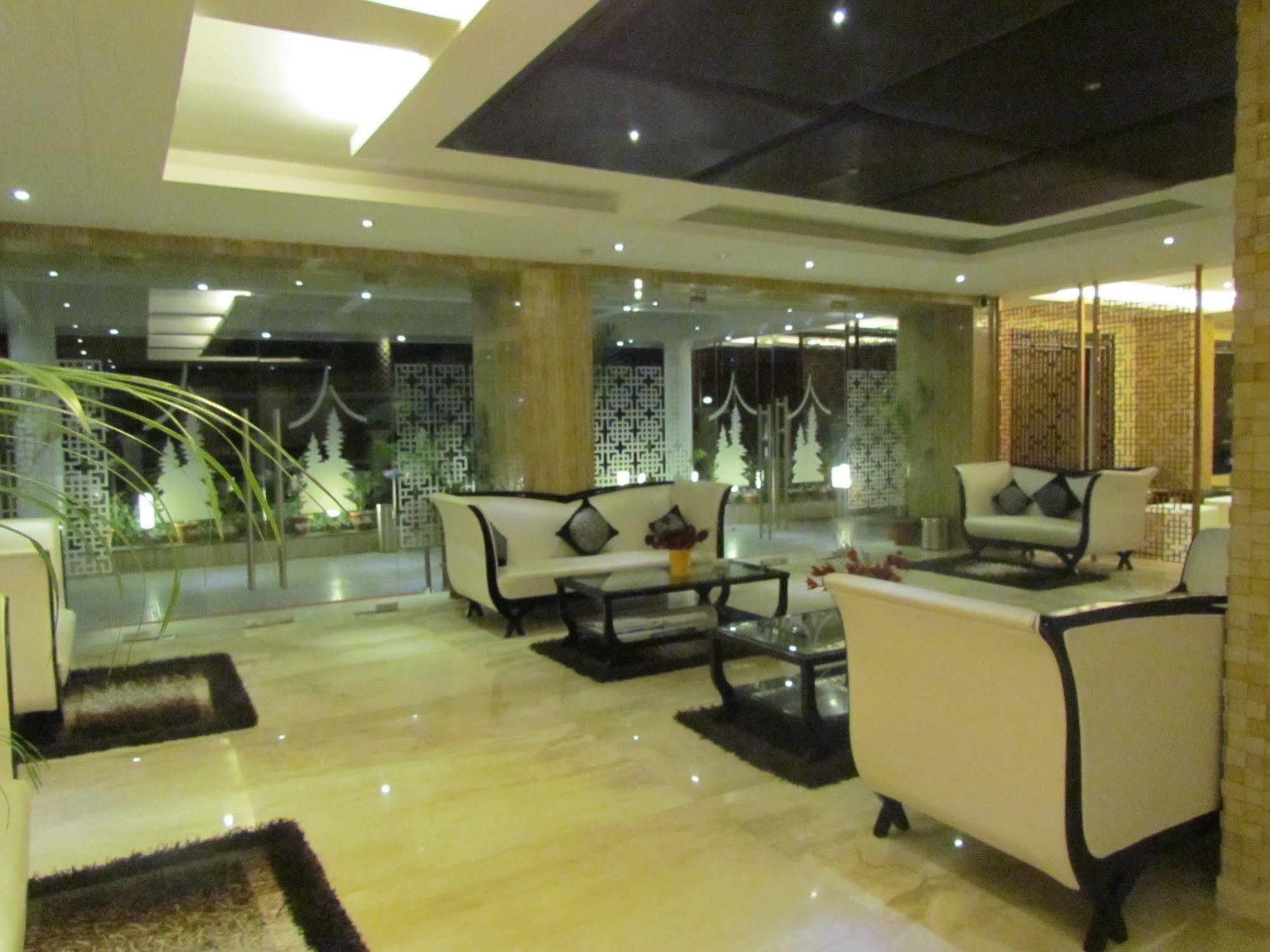Hotel Pine Spring Wazir Bagh Srīnagar المظهر الخارجي الصورة