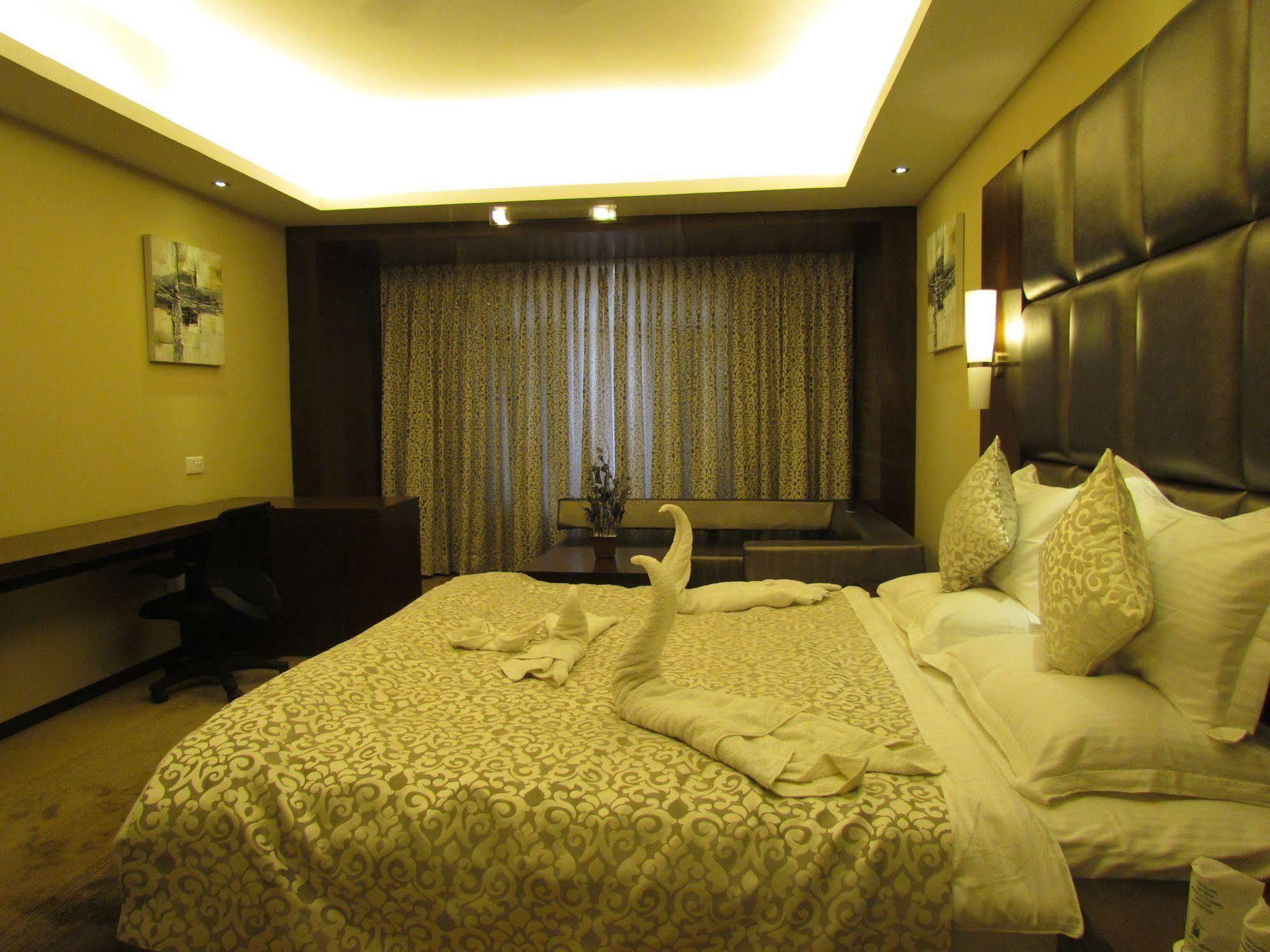 Hotel Pine Spring Wazir Bagh Srīnagar المظهر الخارجي الصورة