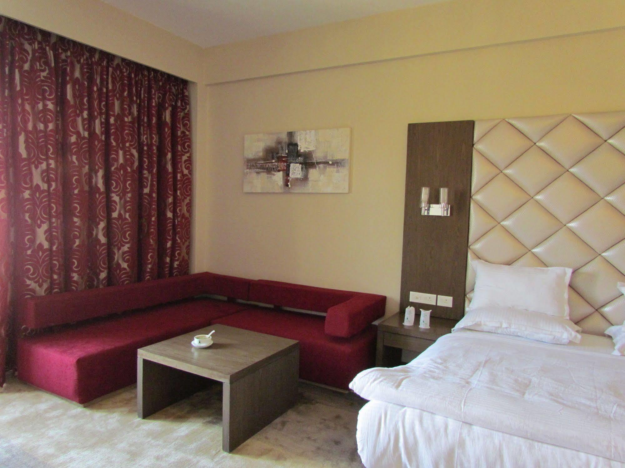 Hotel Pine Spring Wazir Bagh Srīnagar المظهر الخارجي الصورة