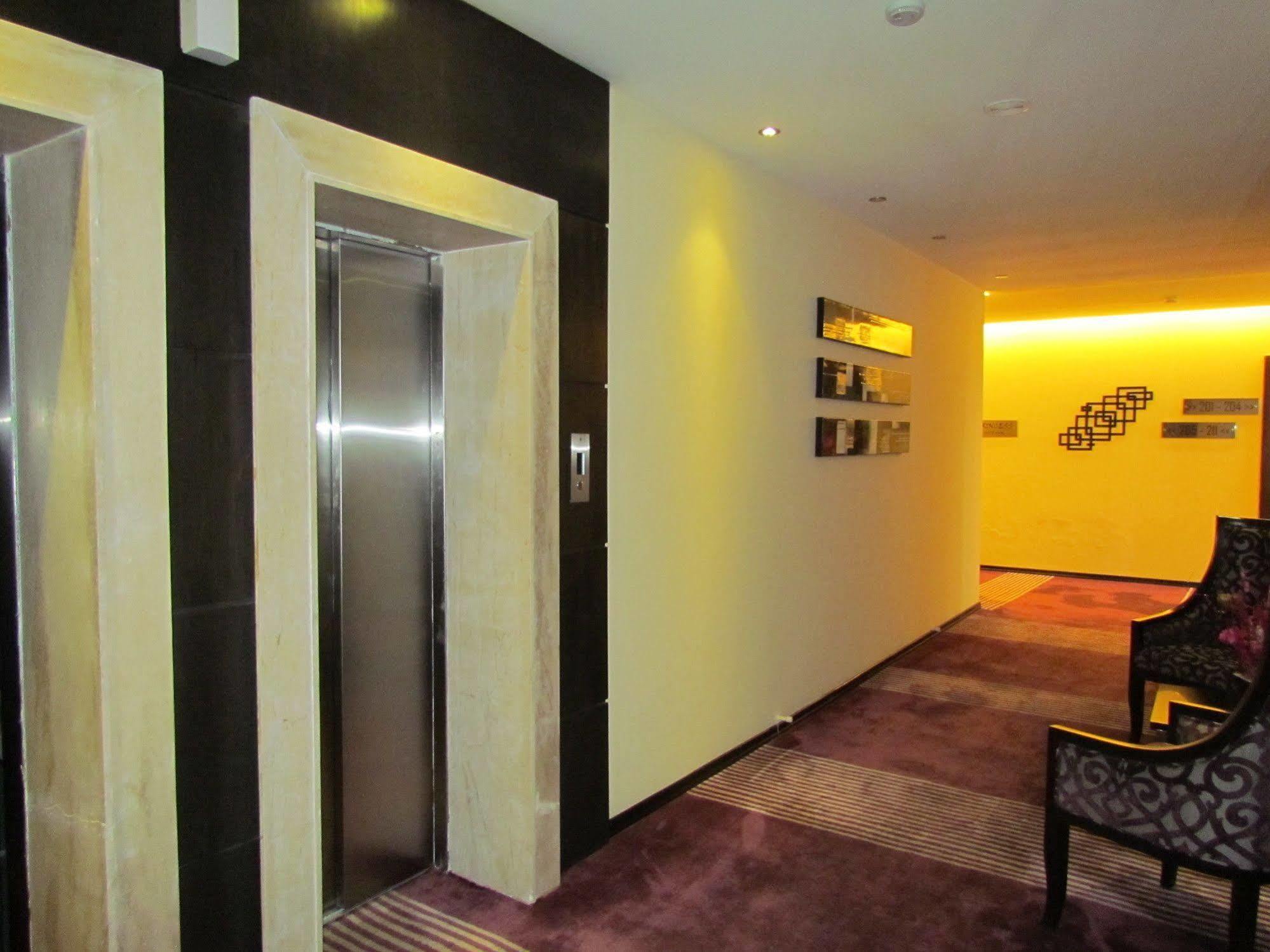 Hotel Pine Spring Wazir Bagh Srīnagar المظهر الخارجي الصورة