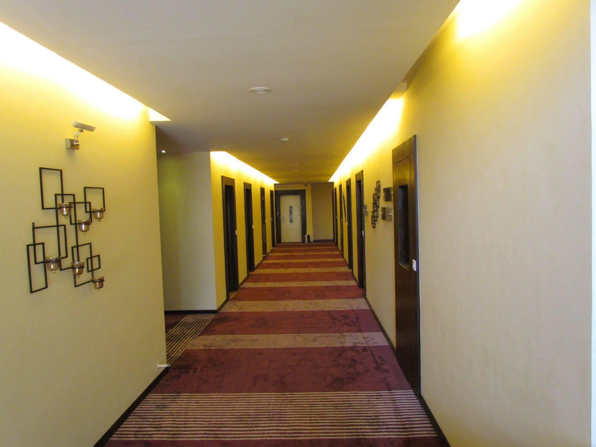 Hotel Pine Spring Wazir Bagh Srīnagar المظهر الخارجي الصورة