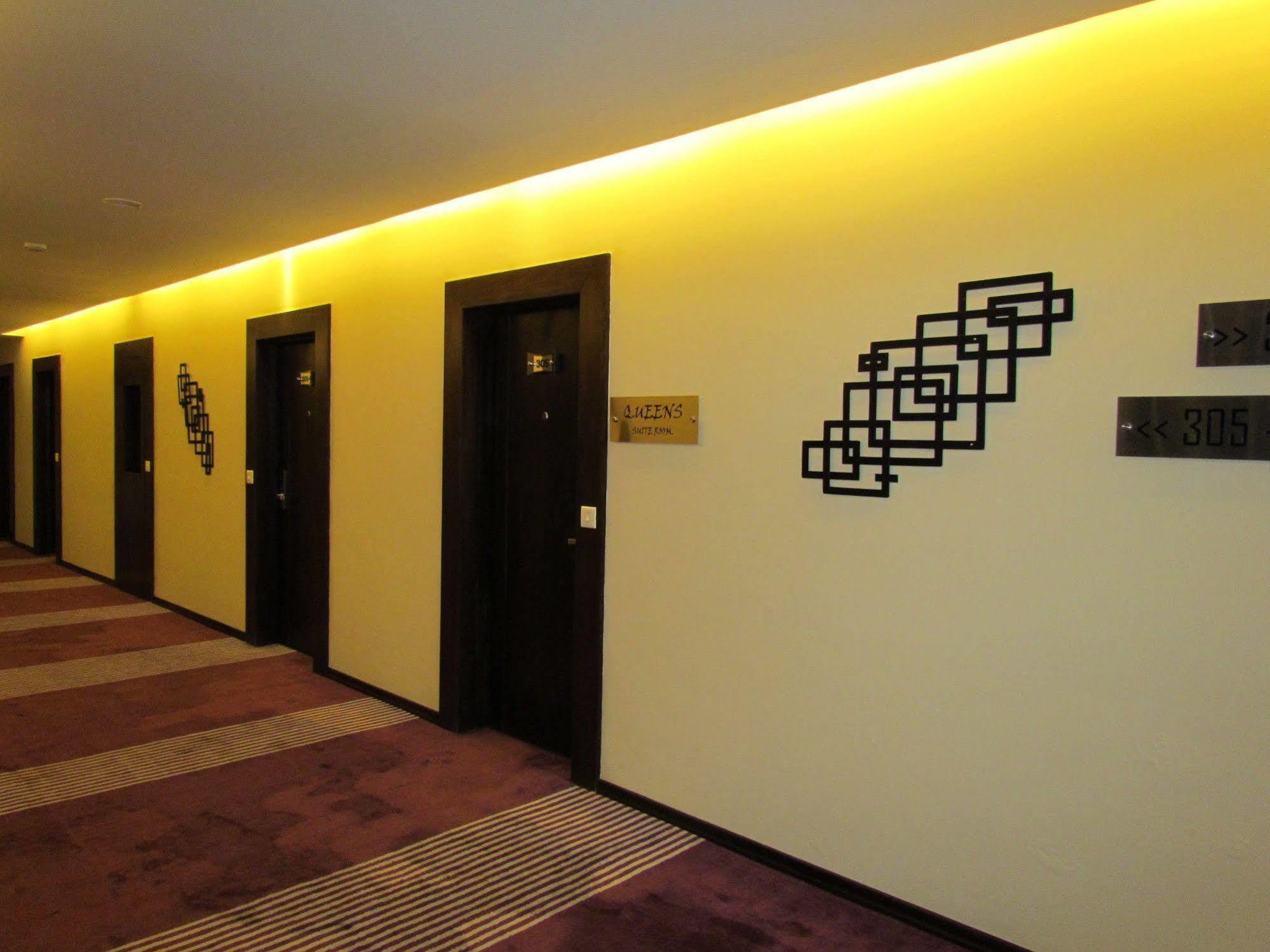 Hotel Pine Spring Wazir Bagh Srīnagar المظهر الخارجي الصورة