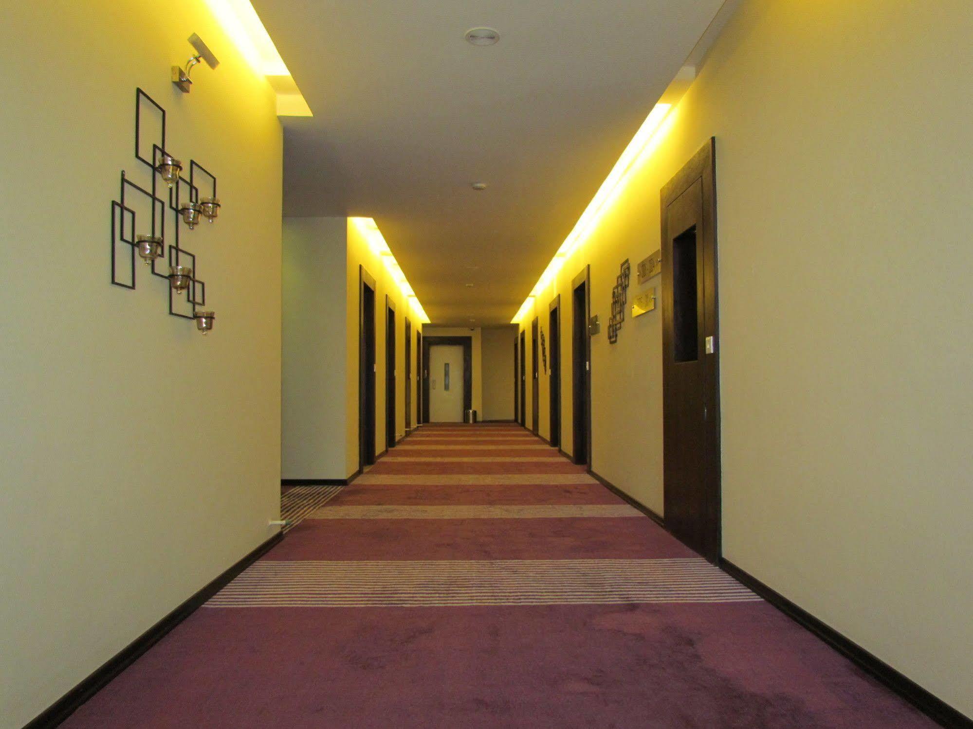 Hotel Pine Spring Wazir Bagh Srīnagar المظهر الخارجي الصورة